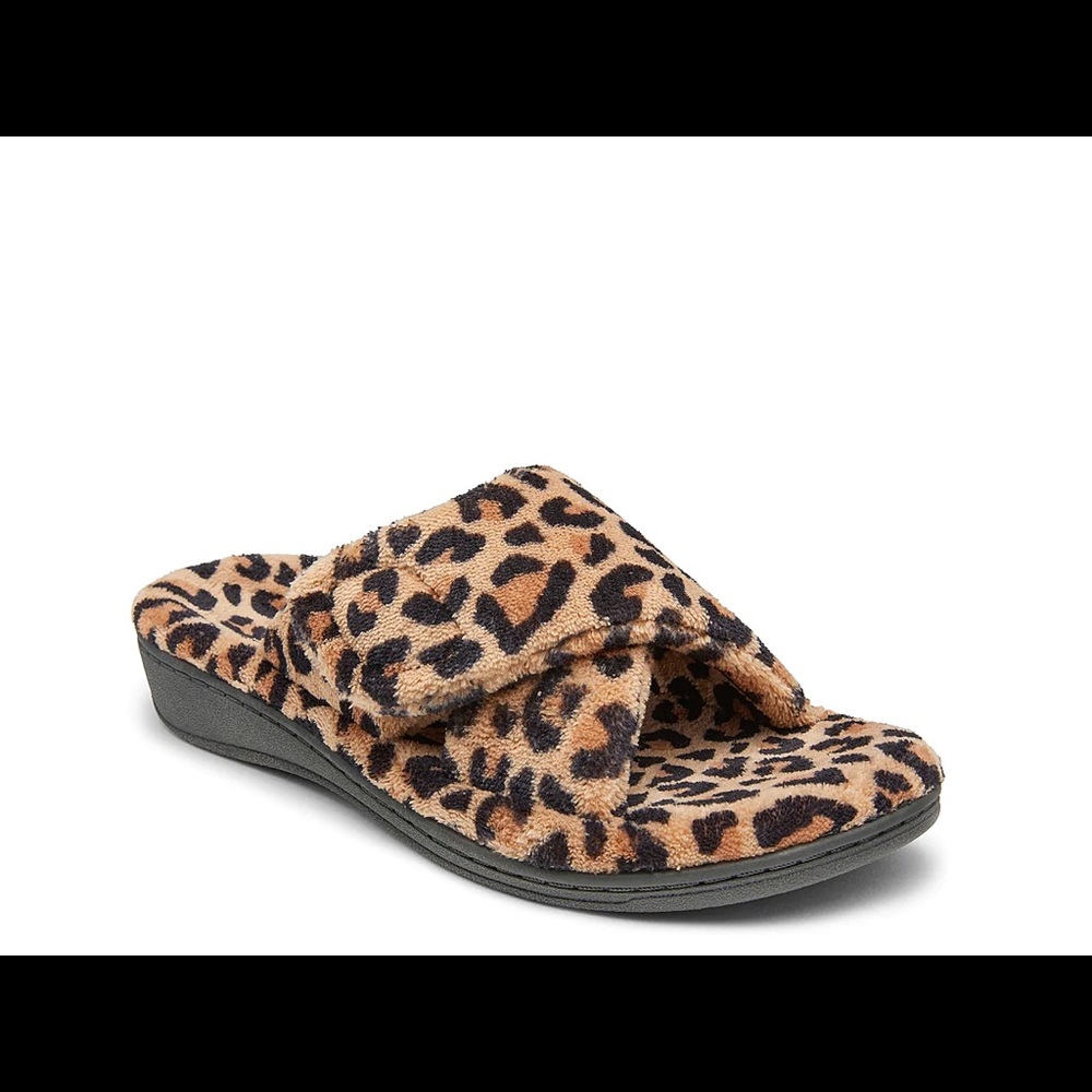 Leopard slippers
